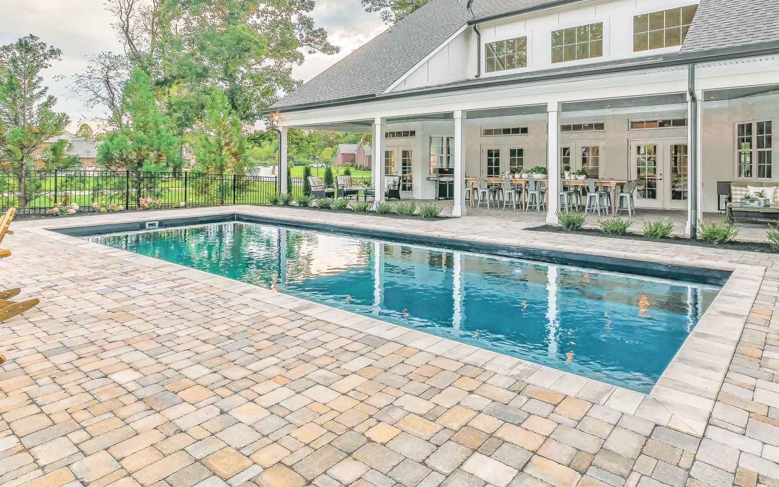 Living Water Pools and Spas: Fiberglass pool installations in Savannah, Georgia